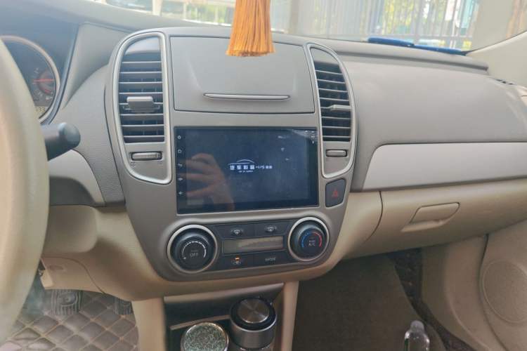 Used Nissan Sylphy 2016 Classic 1.6XE Manual Leading Edition Audio And AC Panel