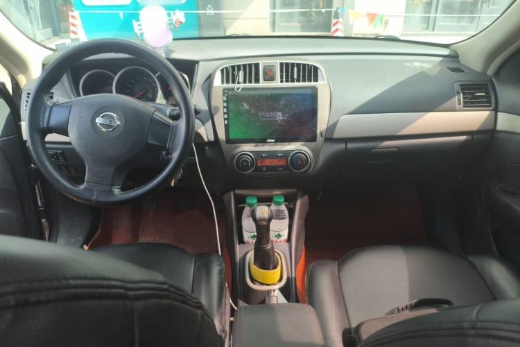 Used Nissan Sylphy 2016 Classic 1.6XE Manual Leading Edition Center Console