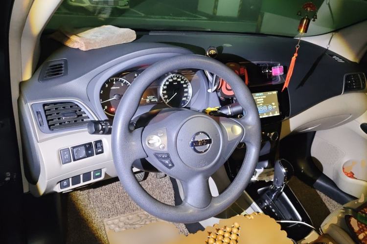 Used Nissan Sylphy 2016 1.6XV CVT Smart Enjoyment Version Center Console
