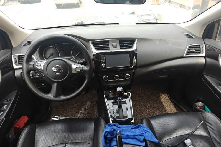 Used Nissan Sylphy 2016 1.6 XL CVT Deluxe Edition Center Console