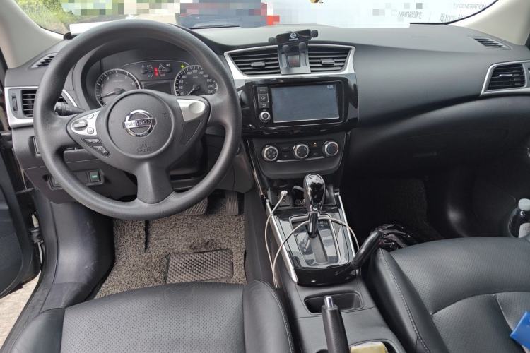 Used Nissan Sylphy 2016 1.6 XL CVT Deluxe Edition Center Console