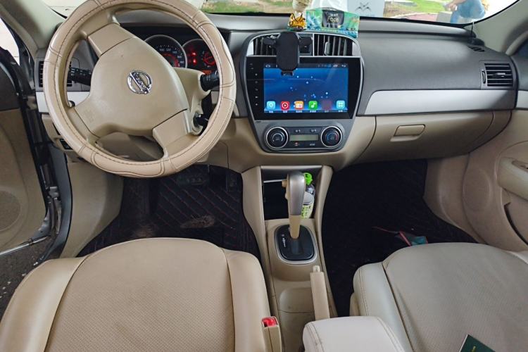 Used Nissan Sylphy 2016 Classic 1.6XE Automatic Leading Edition Center Console