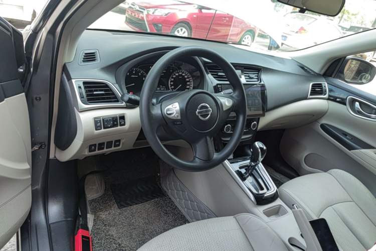 Used Nissan Sylphy 2016 1.6 XL CVT Luxury Edition Center Console