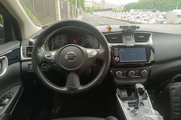 Used Nissan Sylphy 2016 1.6XV CVT Smart Enjoyment Version Center Console