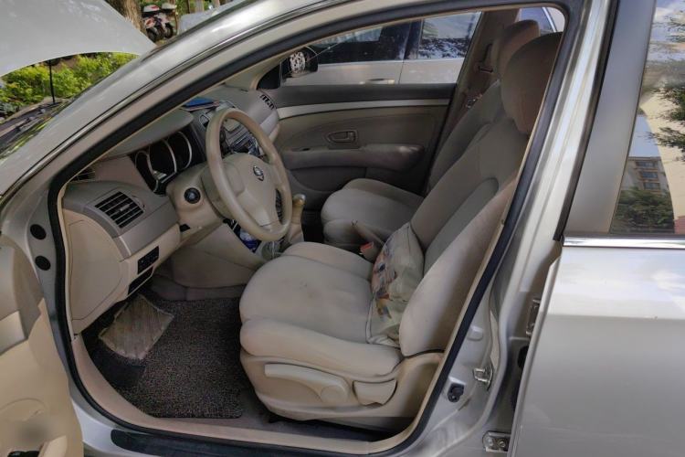 Used Nissan Sylphy 2016 Classic 1.6XE Manual Leading Edition Driver Seat