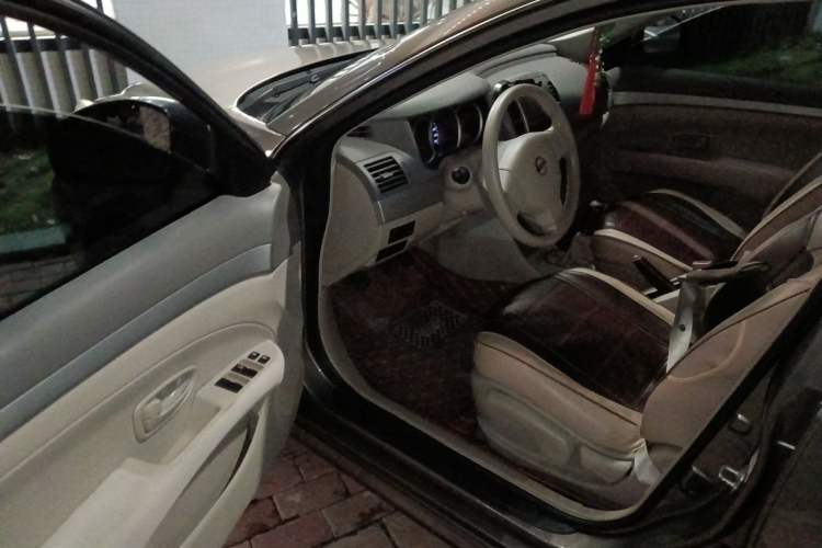 Used Nissan Sylphy 2016 Classic 1.6XE Manual Leading Edition Driver Seat