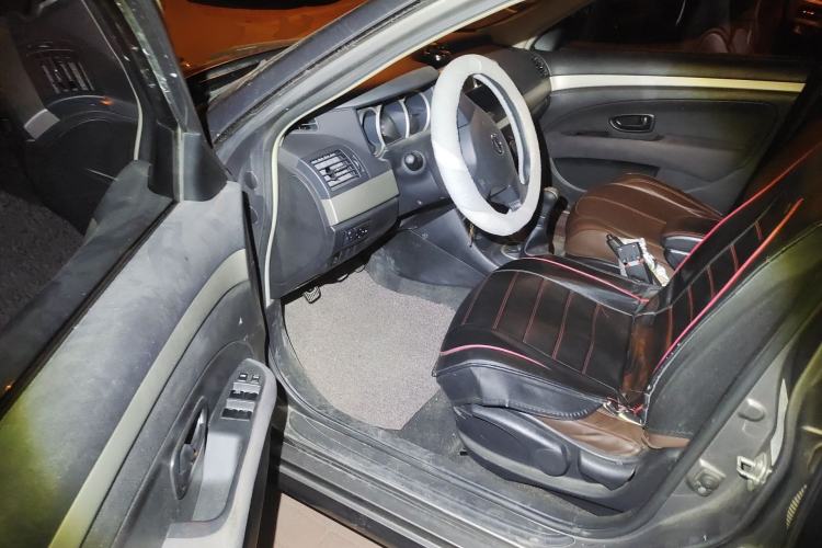 Used Nissan Sylphy 2016 Classic 1.6XE Manual Leading Edition Driver Seat