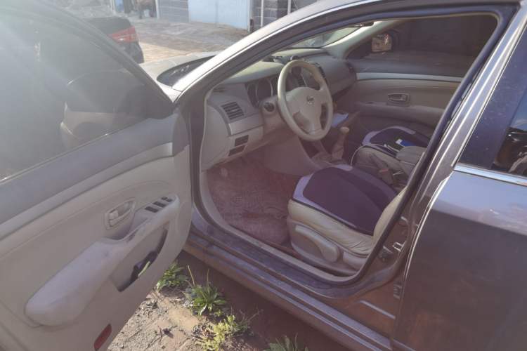 Used Nissan Sylphy 2016 Classic 1.6XE Manual Leading Edition Driver Seat
