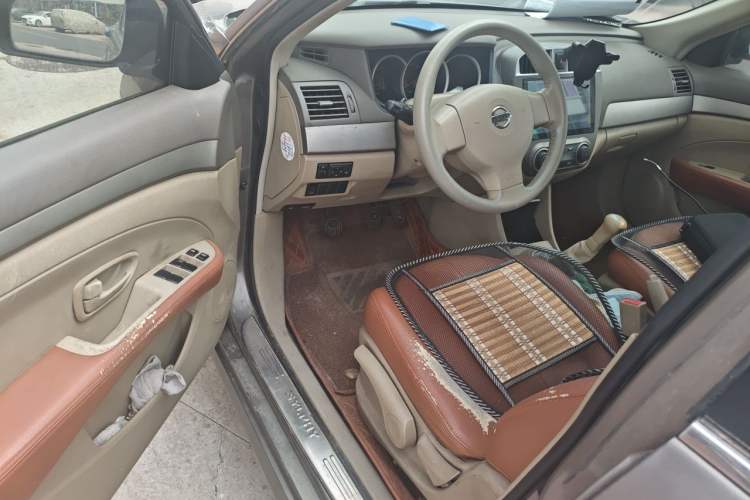 Used Nissan Sylphy 2016 Classic 1.6XE Manual Comfort Edition Driver Seat