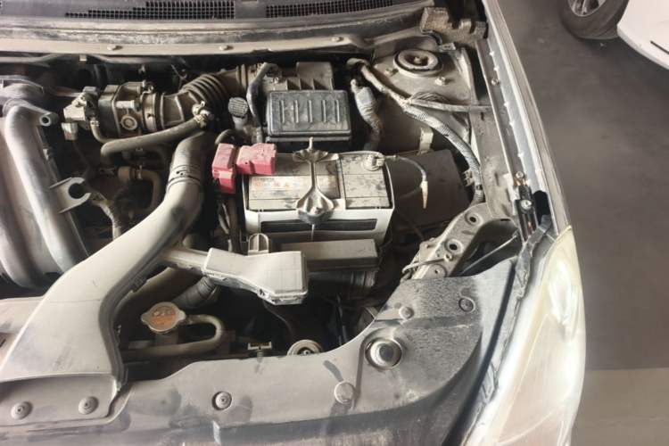 Used Nissan Sylphy 2016 Classic 1.6XE Automatic Leading Edition Engine Bay Left