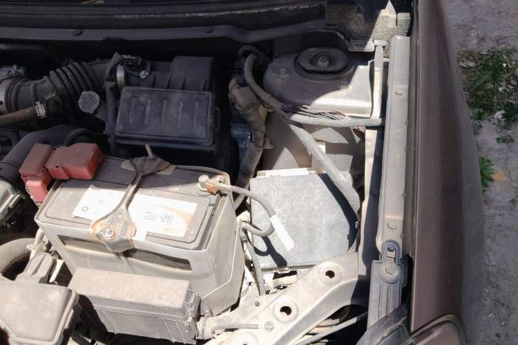 Used Nissan Sylphy 2016 Classic 1.6XE Manual Leading Edition Engine Bay Left