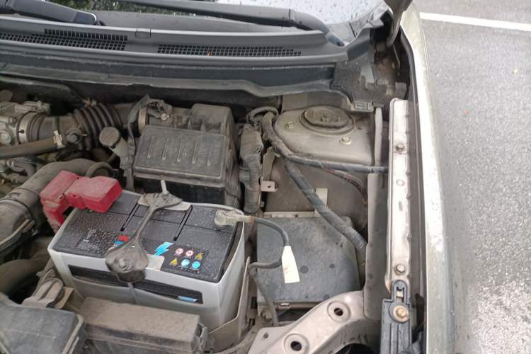 Used Nissan Sylphy 2016 Classic 1.6XE Manual Comfort Edition Engine Bay Left