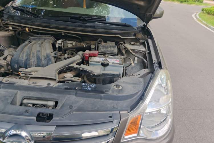Used Nissan Sylphy 2016 Classic 1.6XE Manual Leading Edition Engine Bay Left