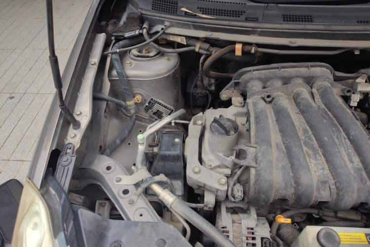 Used Nissan Sylphy 2016 Classic 1.6XE Manual Comfort Edition Engine Bay Right