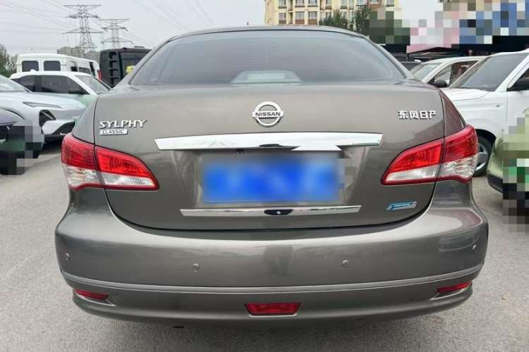 Used Nissan Sylphy 2016 Classic 1.6XE Manual Leading Edition Exterior 4