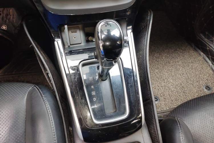 Used Nissan Sylphy 2016 1.6XV CVT ZhiZun Edition Gear Lever