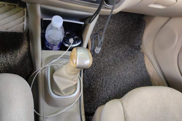 Used Nissan Sylphy 2016 Classic 1.6XE Manual Leading Edition Gear Lever
