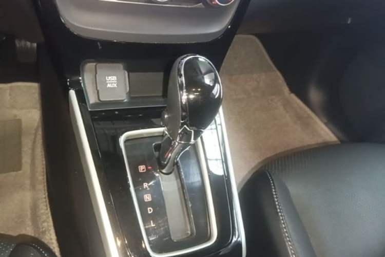 Used Nissan Sylphy 2016 1.6XV CVT Smart Enjoyment Version Gear Lever