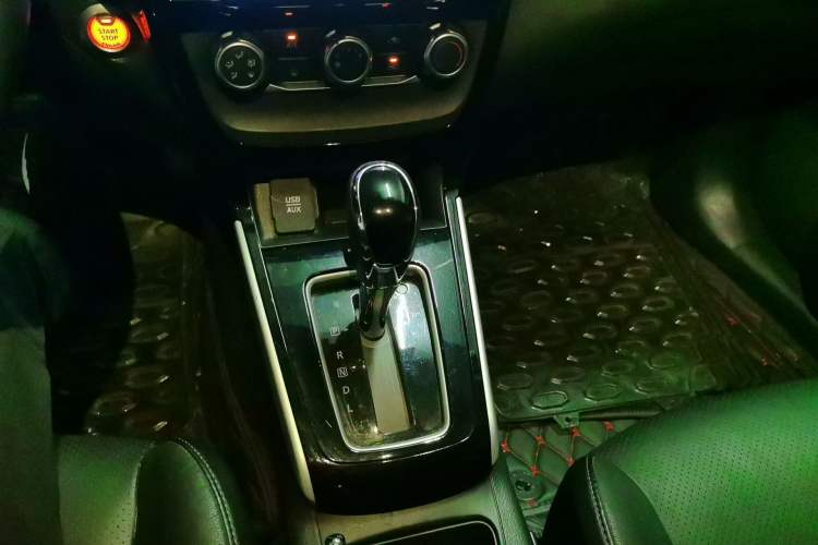 Used Nissan Sylphy 2016 1.6 XL CVT Deluxe Edition Gear Lever