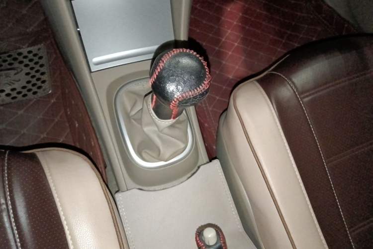 Used Nissan Sylphy 2016 Classic 1.6XE Manual Leading Edition Gear Lever