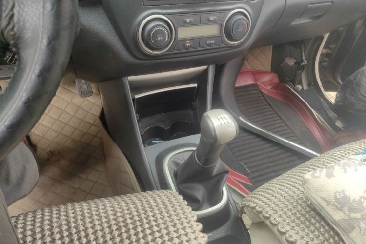 Used Nissan Sylphy 2016 Classic 1.6XE Manual Comfort Edition Gear Lever