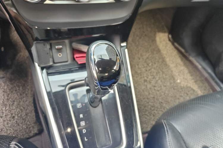 Used Nissan Sylphy 2016 1.6 XL CVT Deluxe Edition Gear Lever