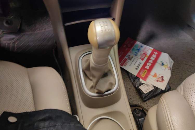 Used Nissan Sylphy 2016 Classic 1.6XE Manual Comfort Edition Gear Lever