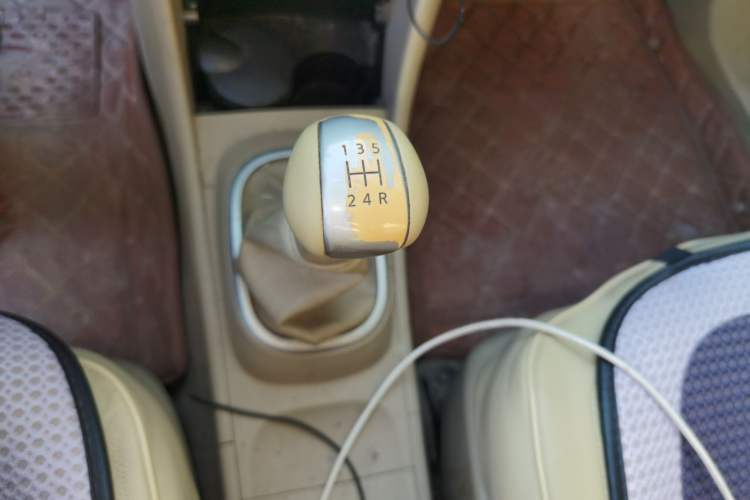 Used Nissan Sylphy 2016 Classic 1.6XE Manual Leading Edition Gear Lever