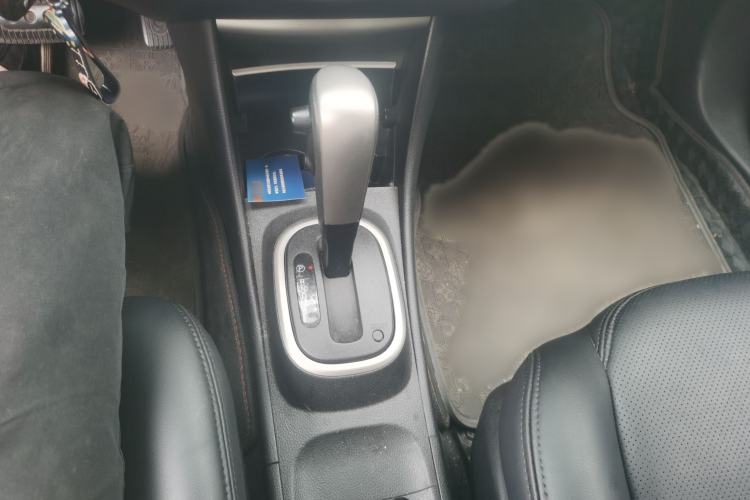 Used Nissan Sylphy 2016 Classic 1.6XE Automatic Leading Edition Gear Lever