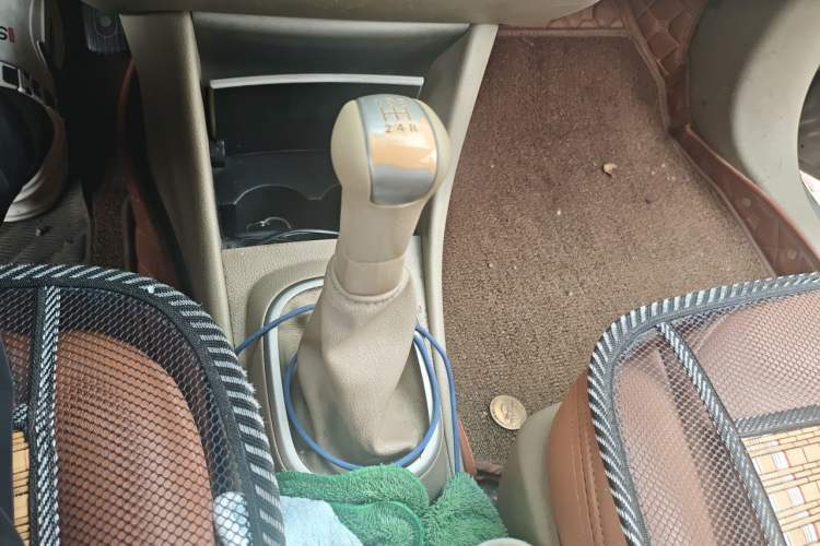 Used Nissan Sylphy 2016 Classic 1.6XE Manual Comfort Edition Gear Lever