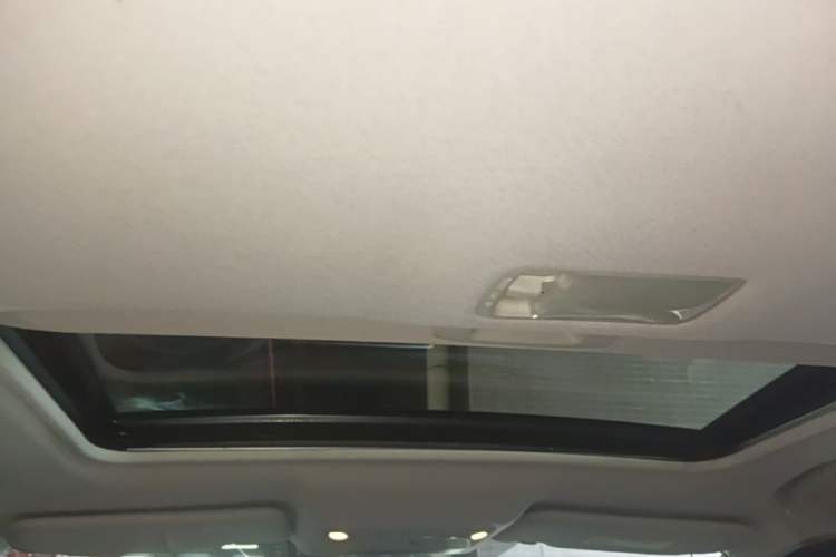 Used Nissan Sylphy 2016 1.6XV CVT Smart Enjoyment Version Headliner