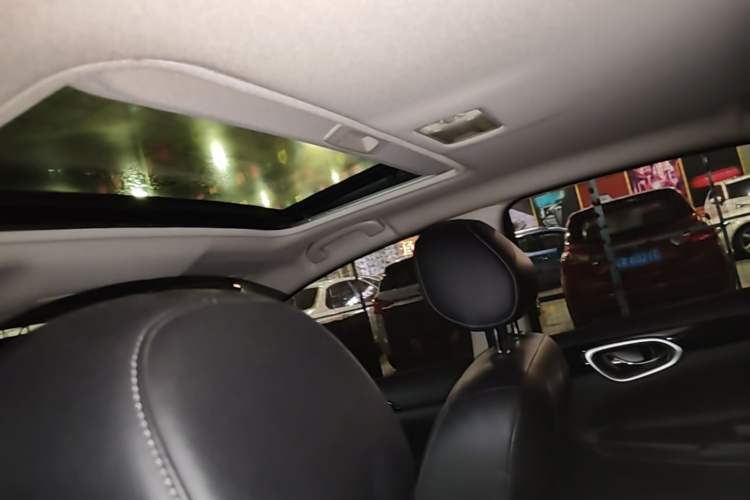 Used Nissan Sylphy 2016 1.6XV CVT Smart Enjoyment Version Headliner