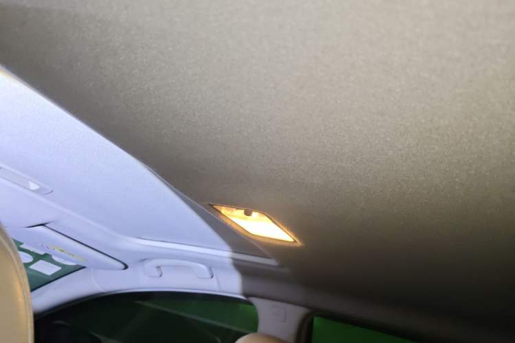 Used Nissan Sylphy 2016 1.6XV CVT Smart Enjoyment Version Headliner
