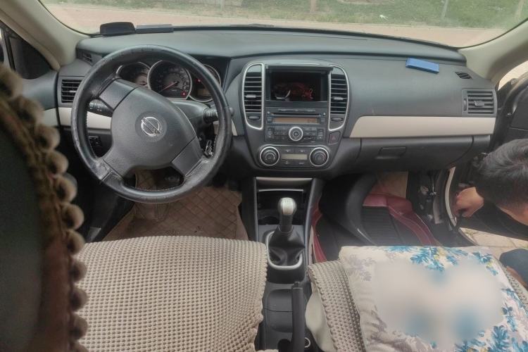 Used Nissan Sylphy 2016 Classic 1.6XE Manual Comfort Edition Interior 2