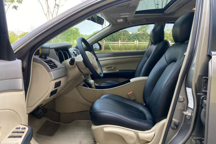Used Nissan Sylphy 2016 Classic 1.6XE Automatic Leading Edition Interior 4