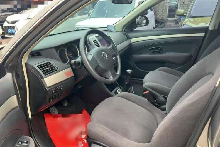 Used Nissan Sylphy 2016 Classic 1.6XE Manual Leading Edition Interior 5