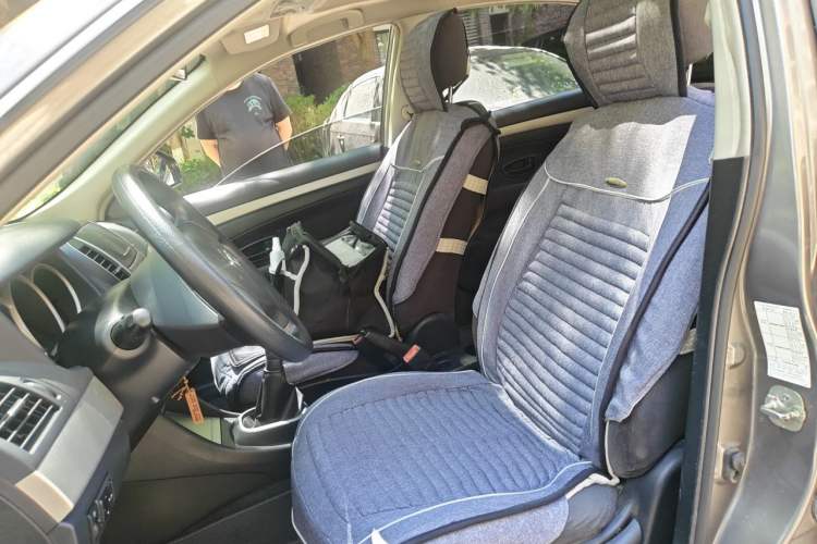 Used Nissan Sylphy 2016 Classic 1.6XE Manual Leading Edition Left Front Seat