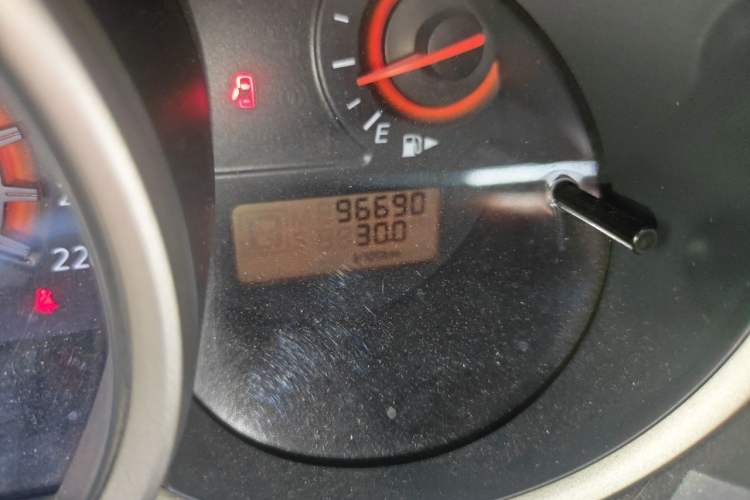 Used Nissan Sylphy 2016 Classic 1.6XE Manual Leading Edition Odometer Close Up
