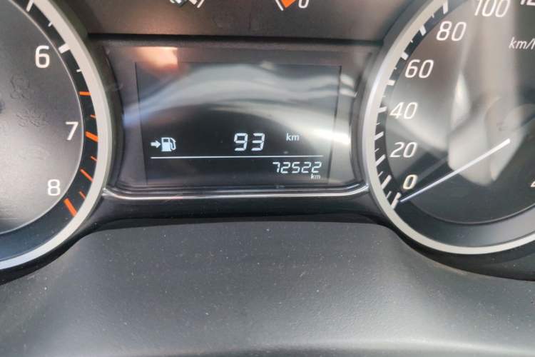 Used Nissan Sylphy 2016 1.6 XL Manual Luxury Edition Odometer Close Up
