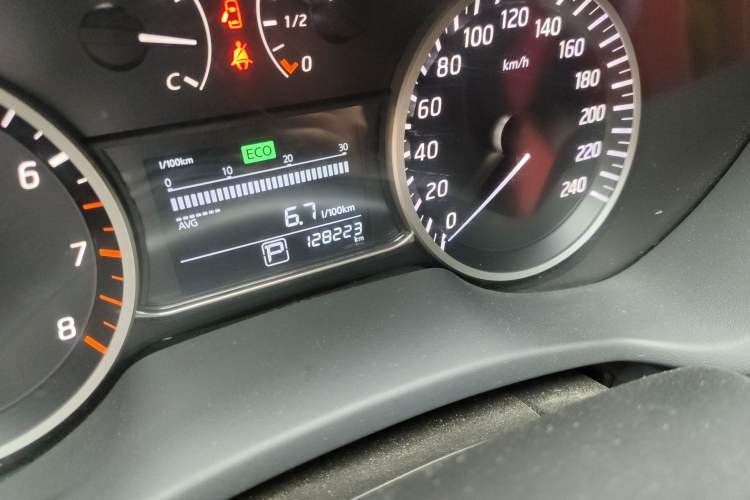 Used Nissan Sylphy 2016 1.6XV CVT Smart Enjoyment Version Odometer Close Up