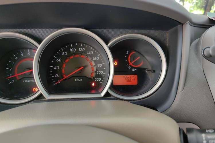 Used Nissan Sylphy 2016 Classic 1.6XE Manual Leading Edition Odometer Close Up