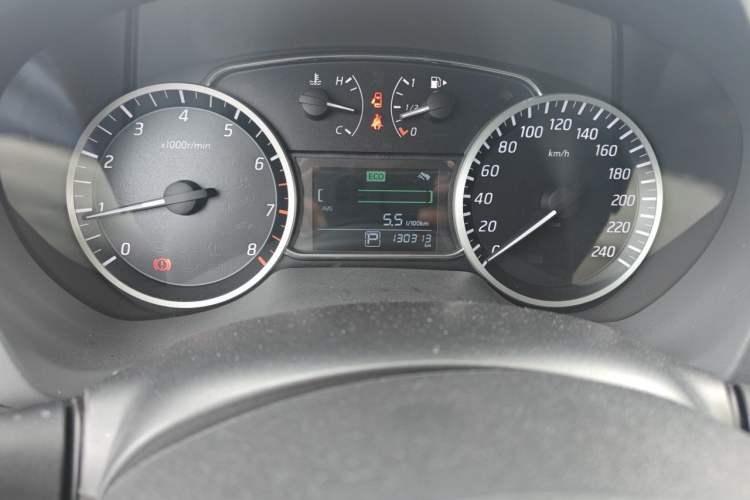 Used Nissan Sylphy 2016 1.6XV CVT Smart Enjoyment Version Odometer Close Up