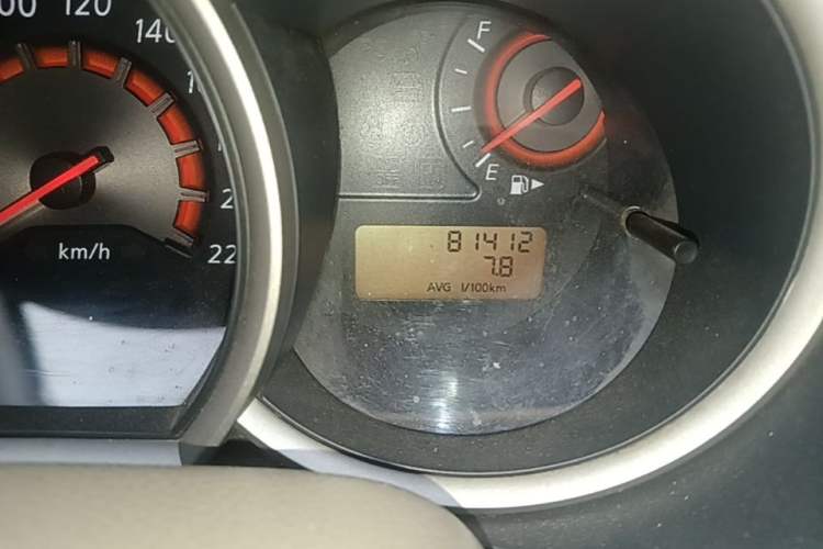 Used Nissan Sylphy  Odometer Close Up