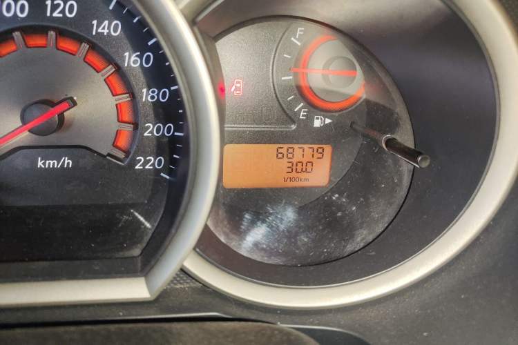 Used Nissan Sylphy 2016 Classic 1.6XE Manual Leading Edition Odometer Close Up