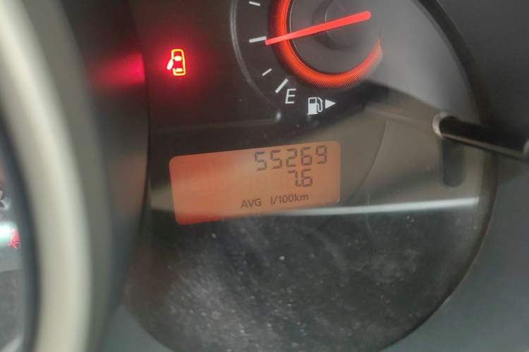 Used Nissan Sylphy 2016 Classic 1.6XE Manual Comfort Edition Odometer Close Up