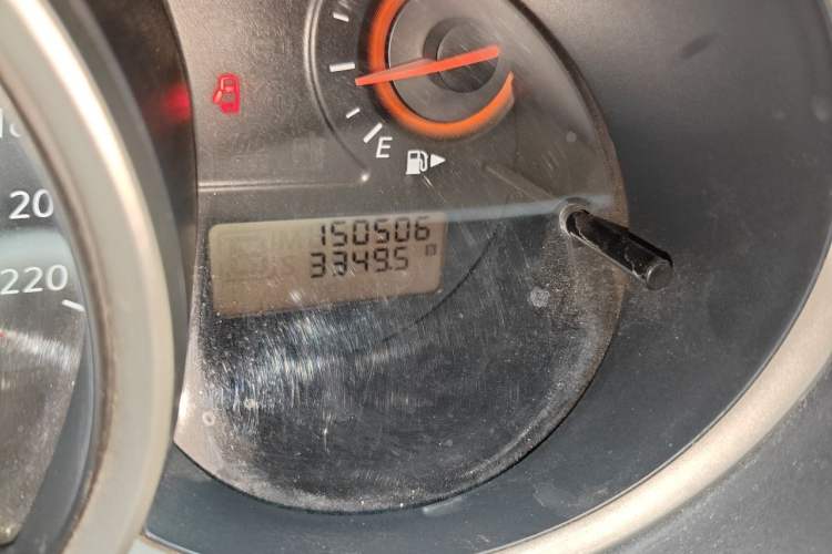 Used Nissan Sylphy 2016 Classic 1.6XE Manual Comfort Edition Odometer Close Up