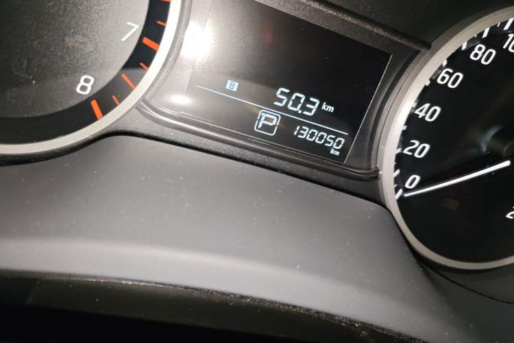 Used Nissan Sylphy 2016 1.6XV CVT Smart Enjoyment Version Odometer Close Up
