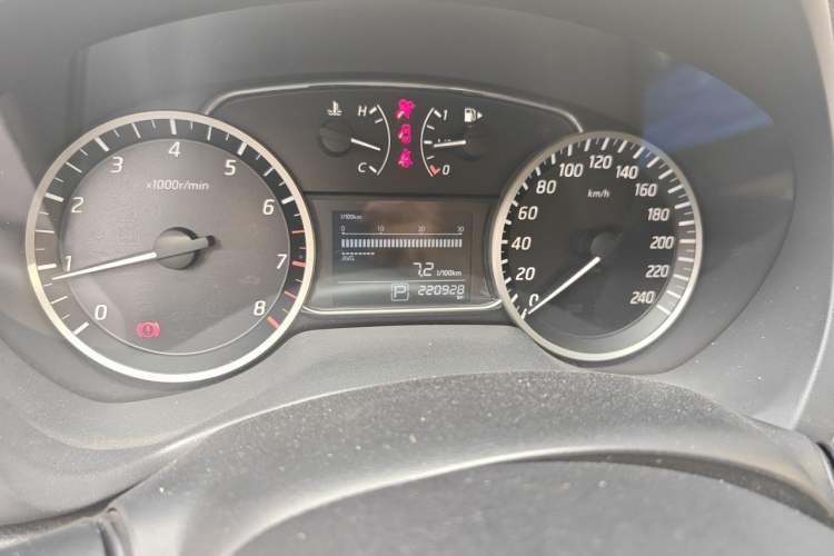 Used Nissan Sylphy 2016 1.6 XL CVT Deluxe Edition Odometer Close Up