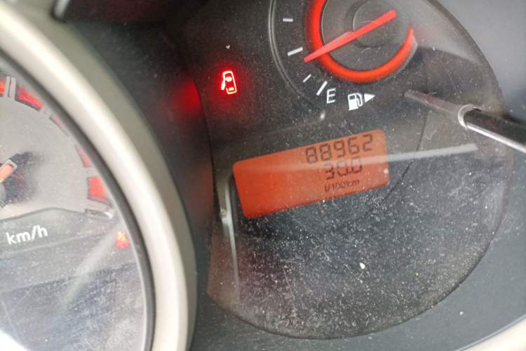 Used Nissan Sylphy 2016 Classic 1.6XE Manual Comfort Edition Odometer Close Up