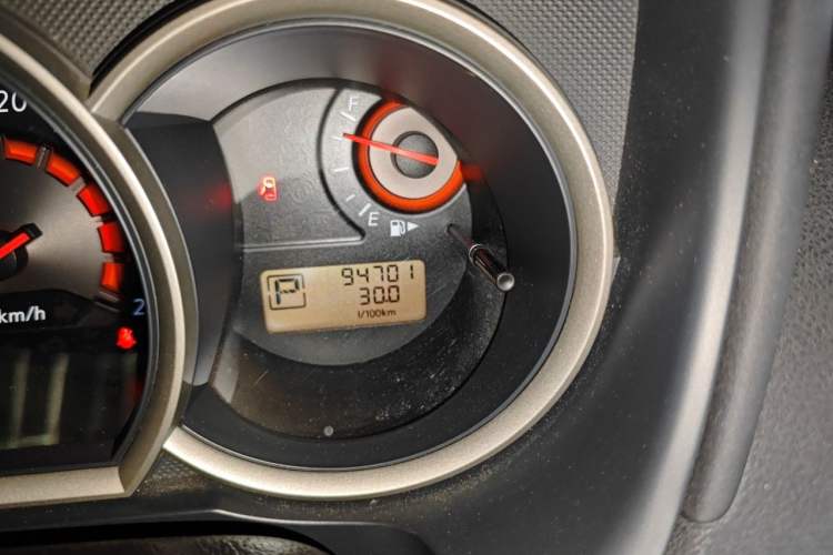 Used Nissan Sylphy 2016 Classic 1.6XE Automatic Comfort Edition Odometer Close Up